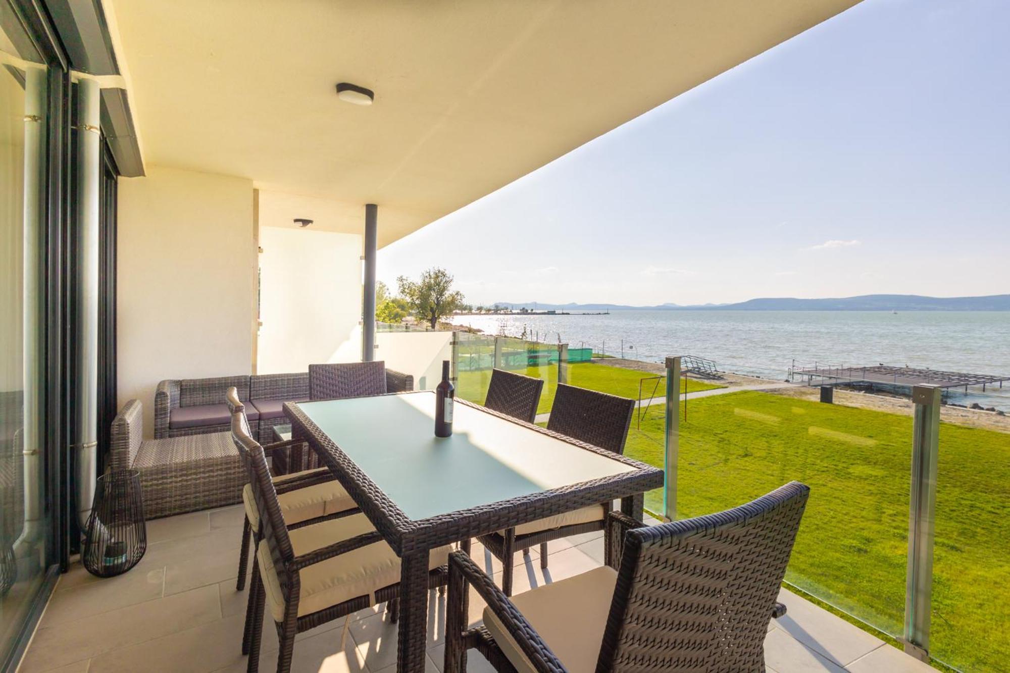 Lellemarine By Bltn Apartmanok บาลาตอนแลลเล ภายนอก รูปภาพ